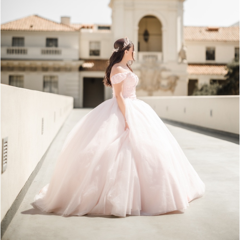 Moda 2000 Quinceañera Dress